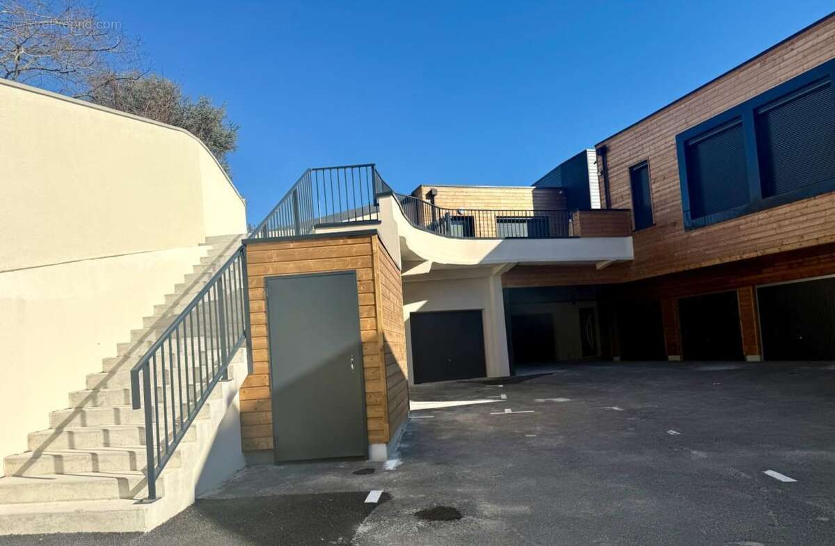 Penthouse – Maison neuve T4 de 89.59 m² – DPE A - Construction bois – Centre d’Orléans AVEC TERASSE, PATIO INTERIEUR, POSSIBILIT - photo 3