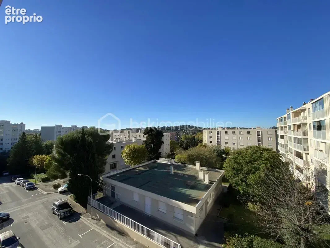 Exclusivite !!! *** appartement traversant avec cave dernier etage toulon *** - photo 7