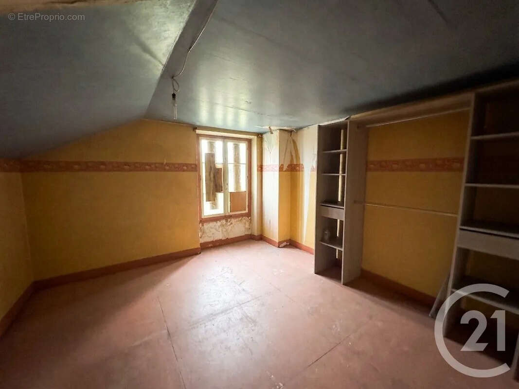 Maison 96 m² à Saint-Maur-Des-Fosses  - photo 6
