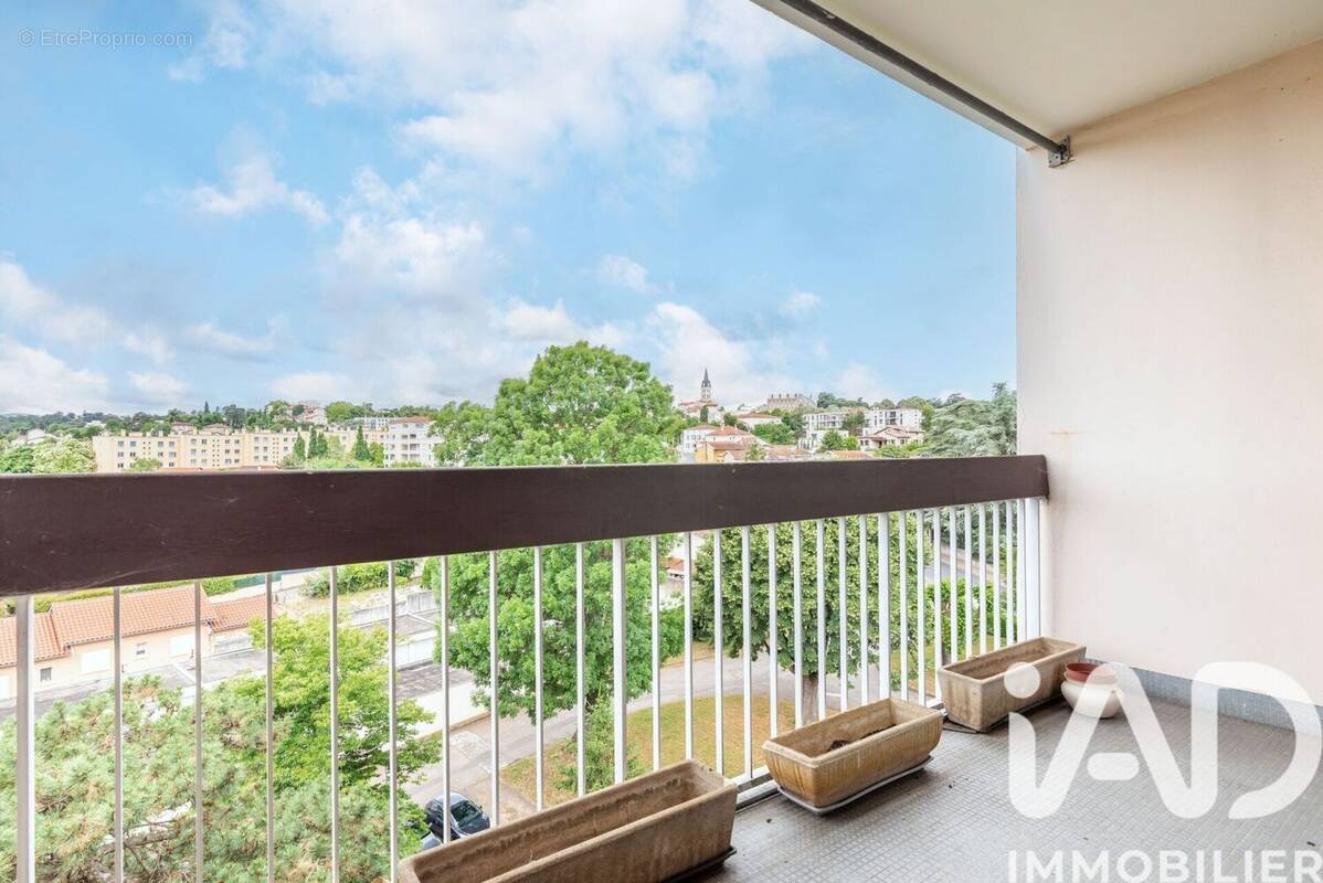 Photo 1 - Appartement à SAINT-GENIS-LAVAL