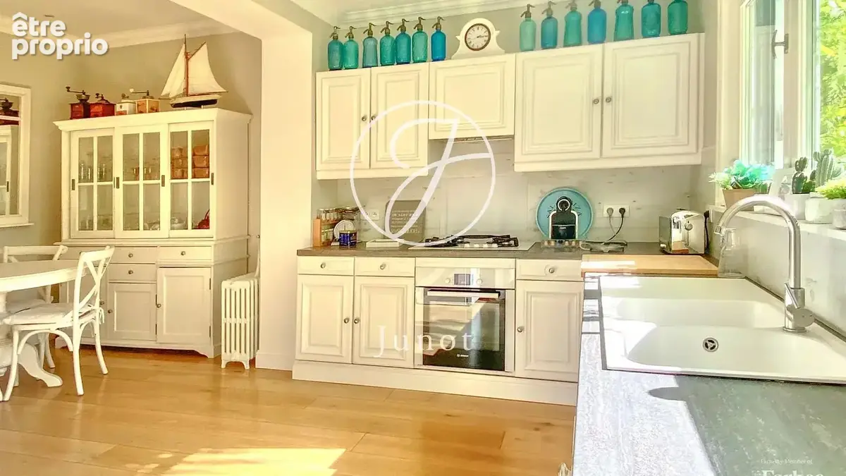 Croix - BARBIEUX - Maison à vendre - 8 pièces - 221.38 m² - jardin - garage - photo 4