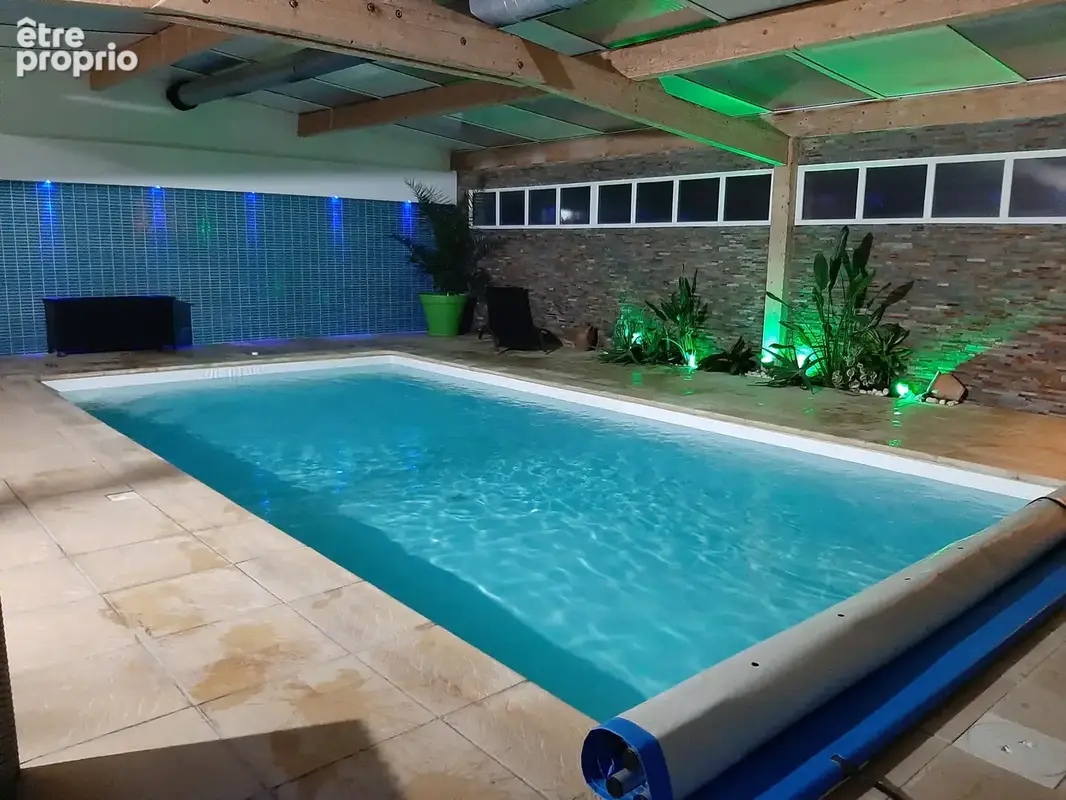 Maison de charme district de sens,5 chambres,piscine interieure,salle de jeux,cave,garage.terrain arbore. - photo 14