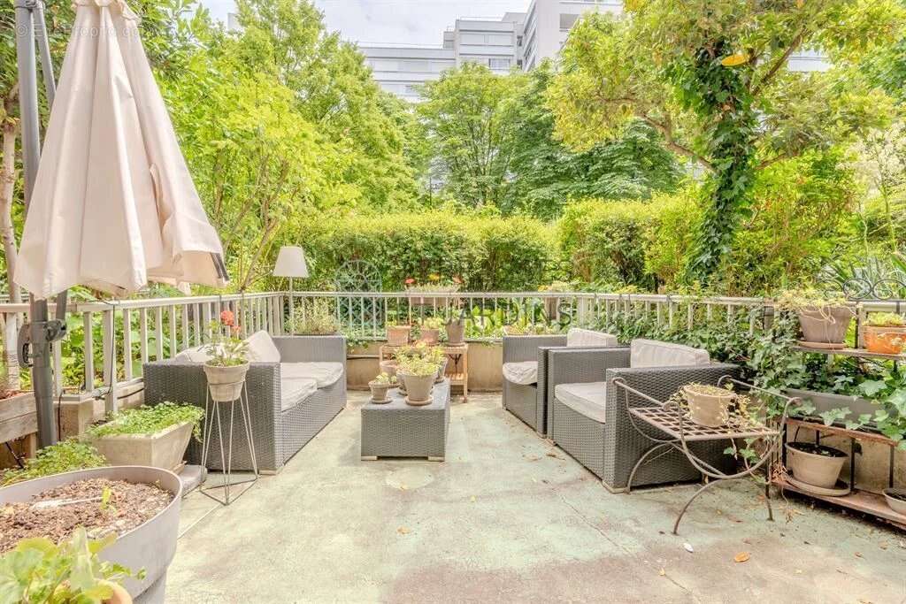 Appartement à PARIS-20E