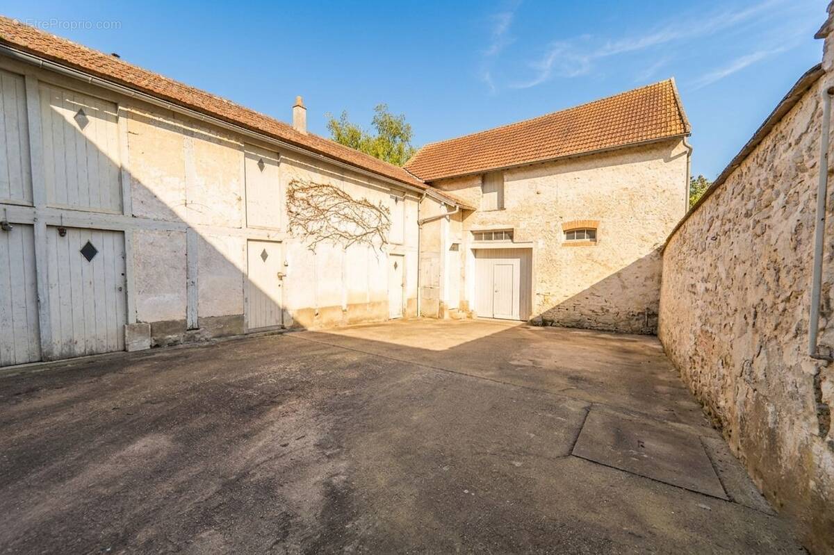 Maison à MEREVILLE