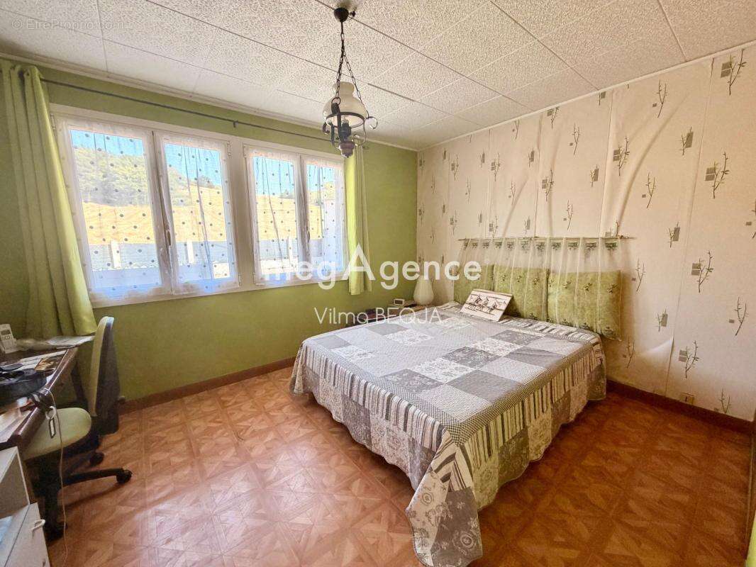 Maison familiale de caractère 8 pièces – 270 m² habitables – Dépendance – Double garage - photo 12