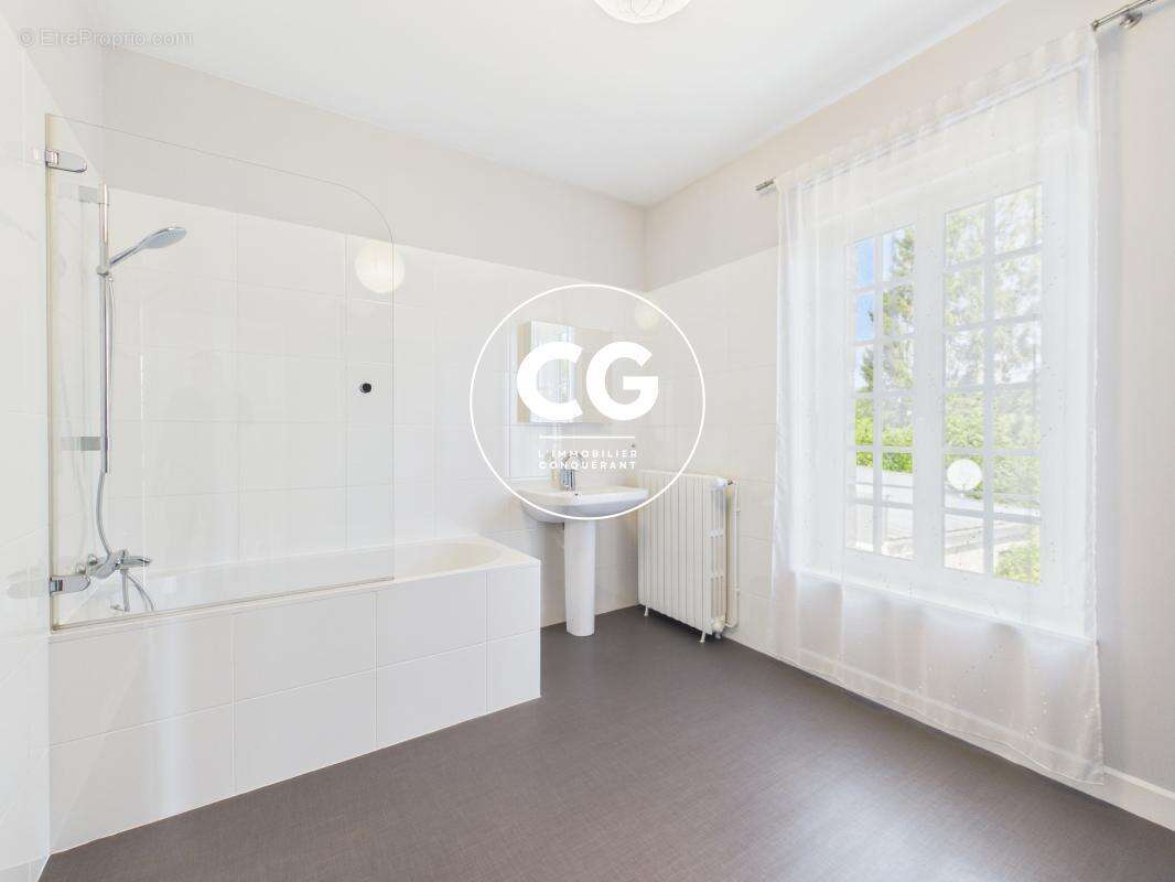 Quartier Château, Bagnoles de l'Orne : villa de style anglo-normand sur parc clos de 1290 m² - photo 22
