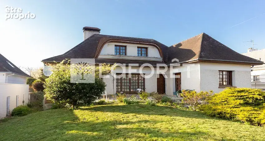 Maison à LA QUEUE-EN-BRIE