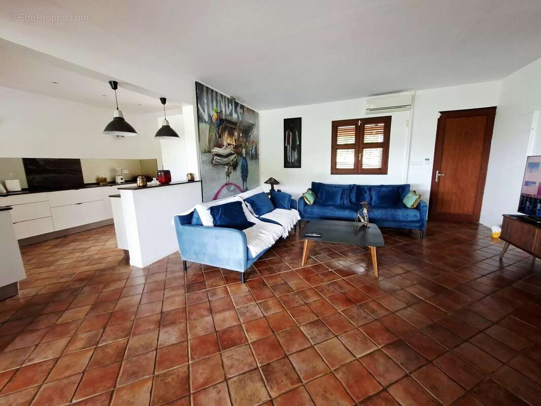 STE LUCE : Spacieuse villa T4 + Studio + piscine - photo 7