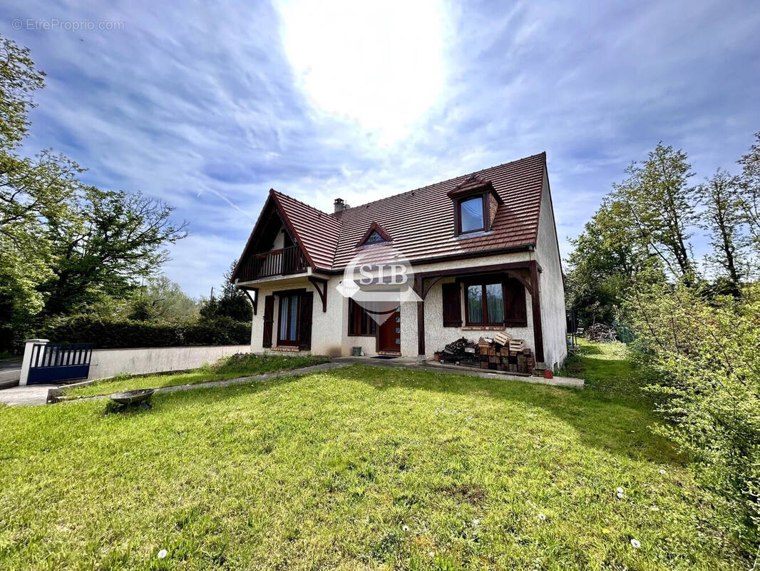Maison à LA VILLE-DU-BOIS