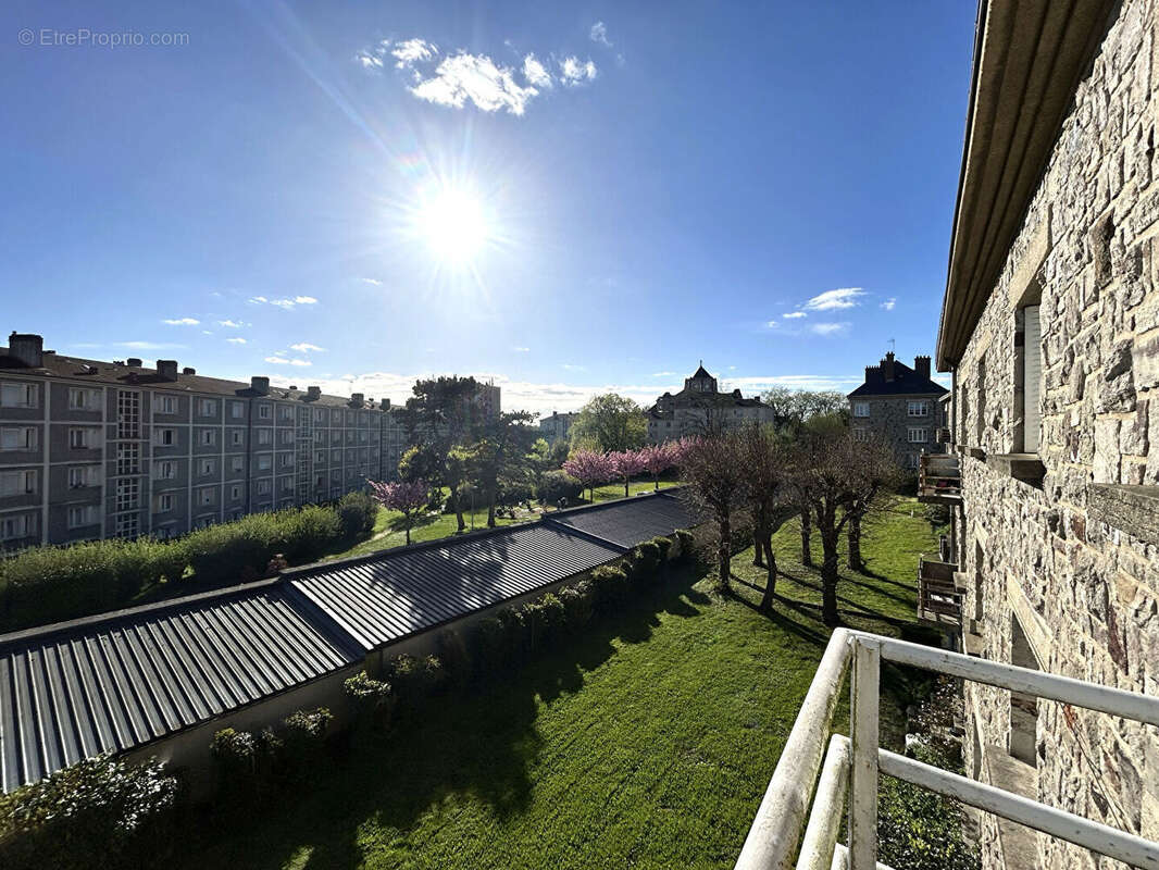 Appartement 4 pièce(s) 68 m² - secteur etion - photo 4