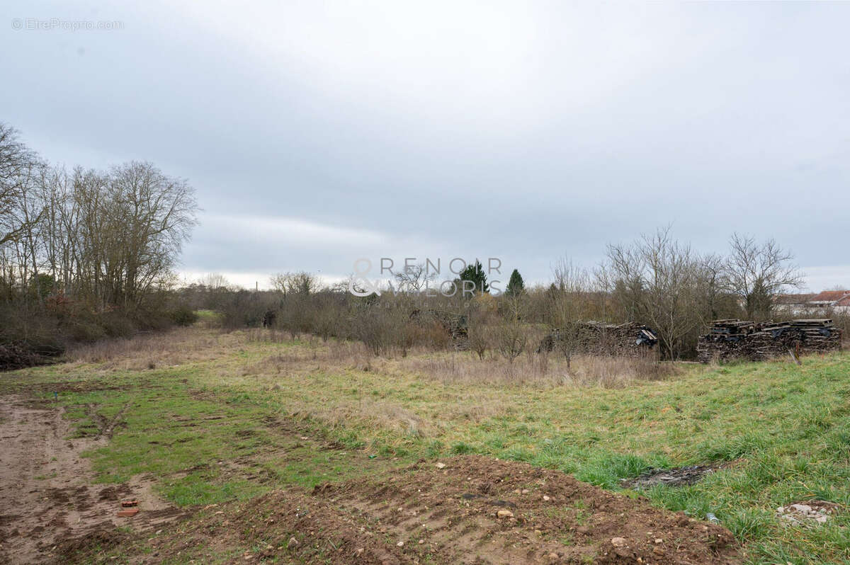 Terrain à CHAUDENEY-SUR-MOSELLE