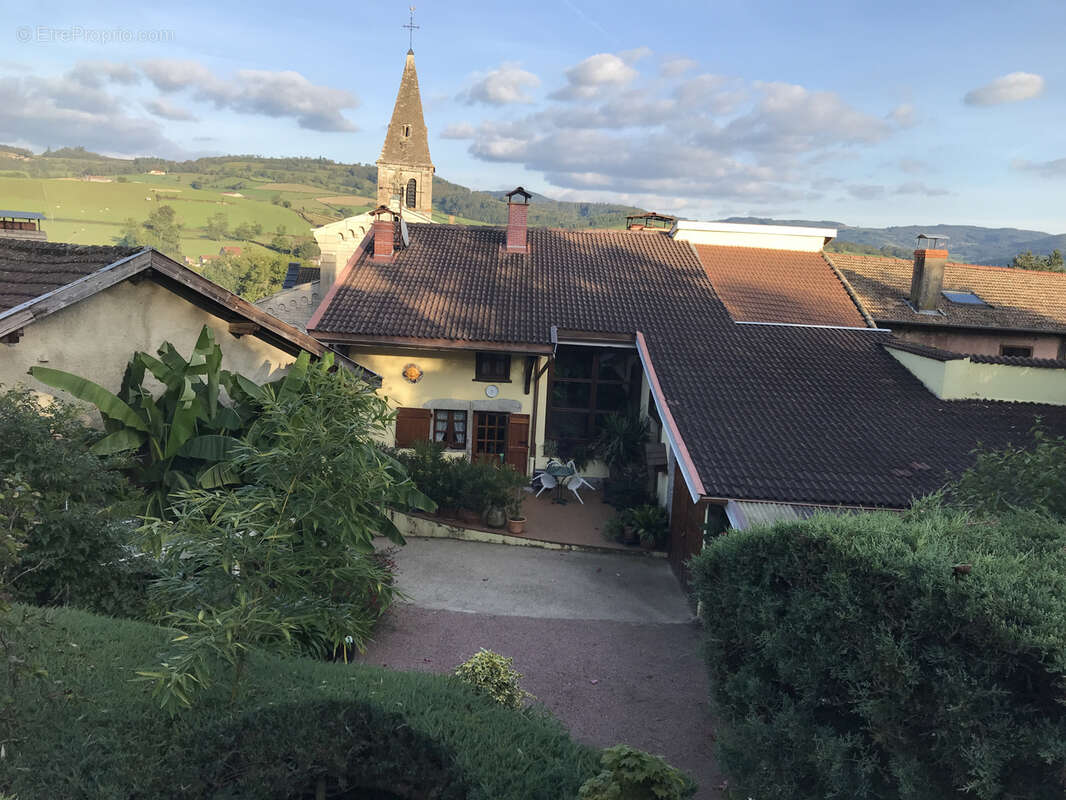 Maison à SAINT-LEGER-SOUS-LA-BUSSIERE