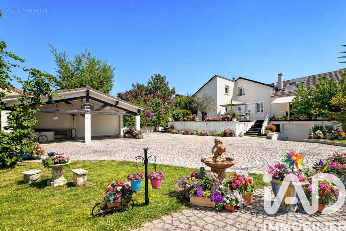Photo 2 - Maison à DAMMARIE-LES-LYS