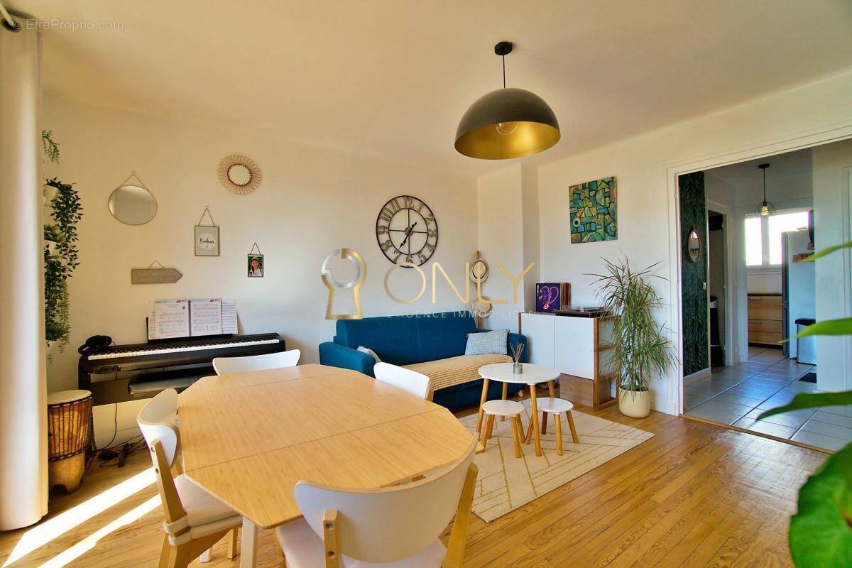 Appartement à FONTAINES-SUR-SAONE