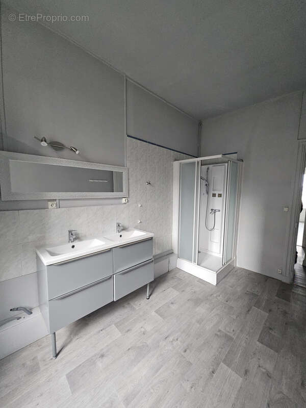 Appartement à BOURG-DE-THIZY