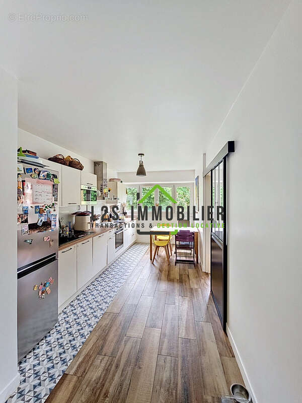 Appartement à EZANVILLE