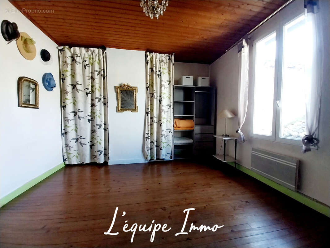 Maison à MAUVEZIN