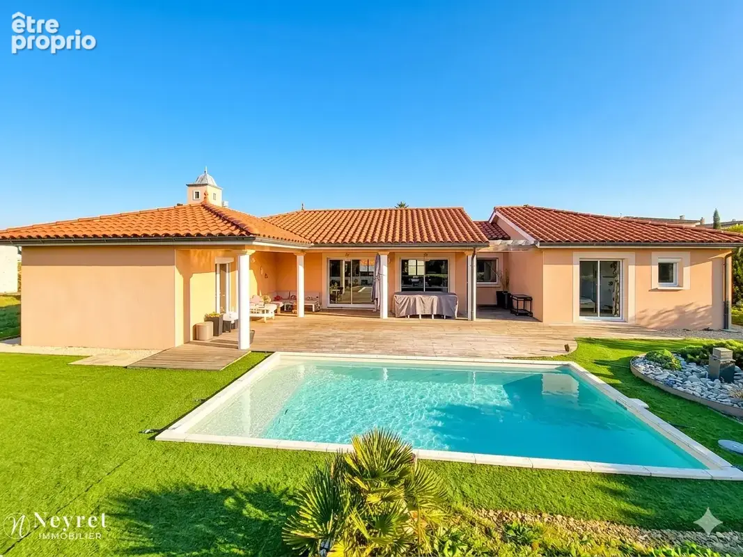 Rare !!! Maison de plain pied de 130 m2 sur 1500 m2 de terrain,  5 chambres - photo 1