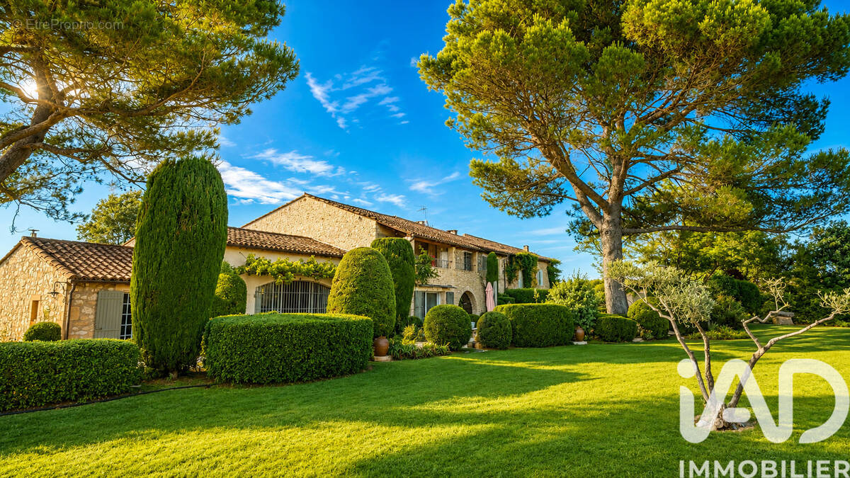 Photo 1 - Maison à EYGALIERES