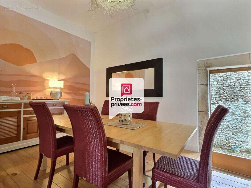 Maison à SAINT-PIERRE-DE-COLE