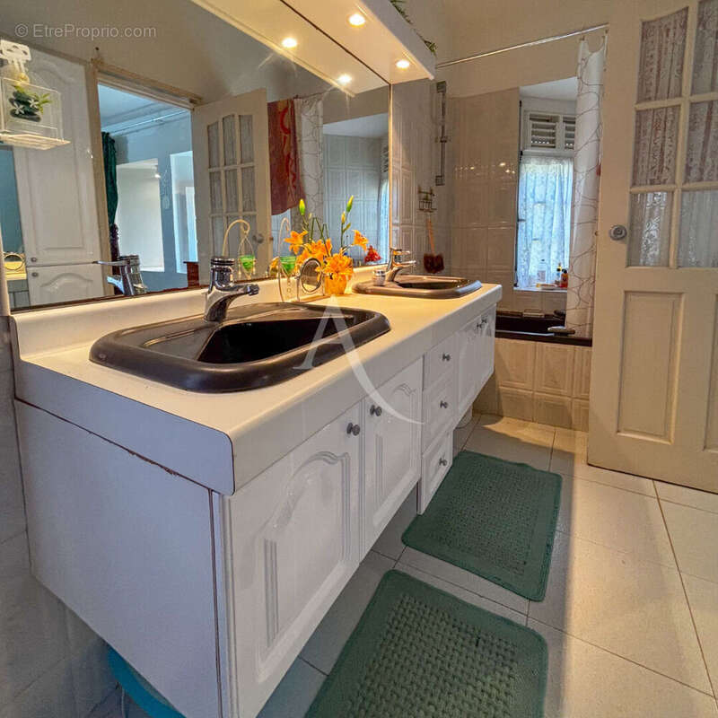 Maison à SCHOELCHER