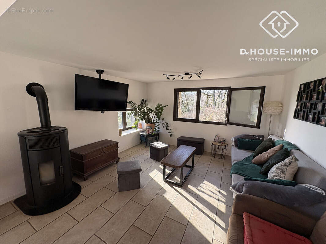 Maison 189 m² à Villars  - photo 4