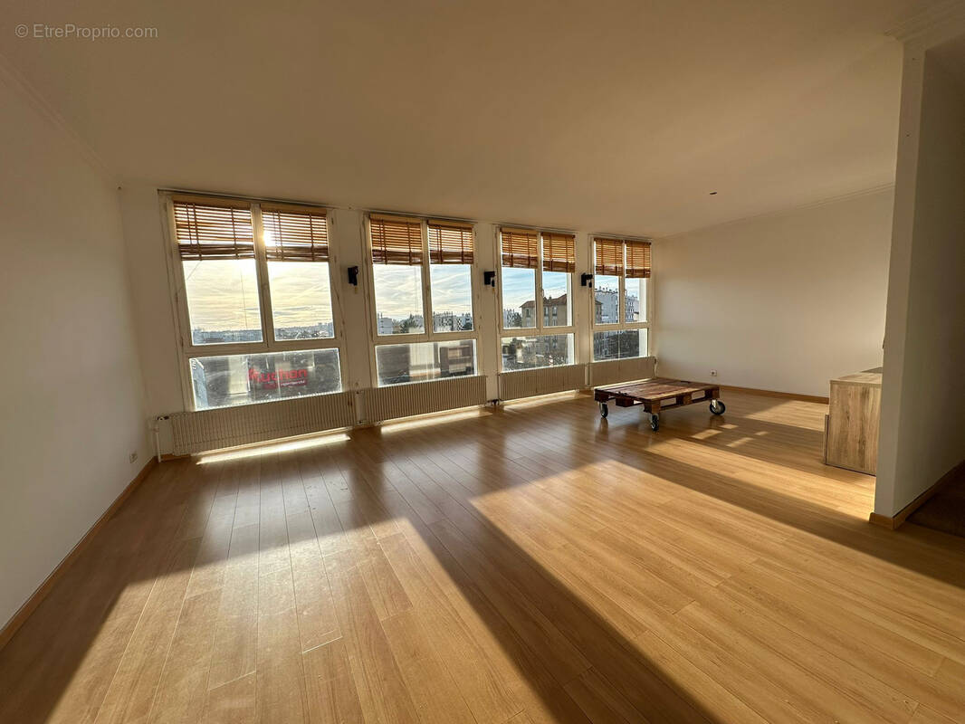 Appartement à SAINT-MAUR-DES-FOSSES