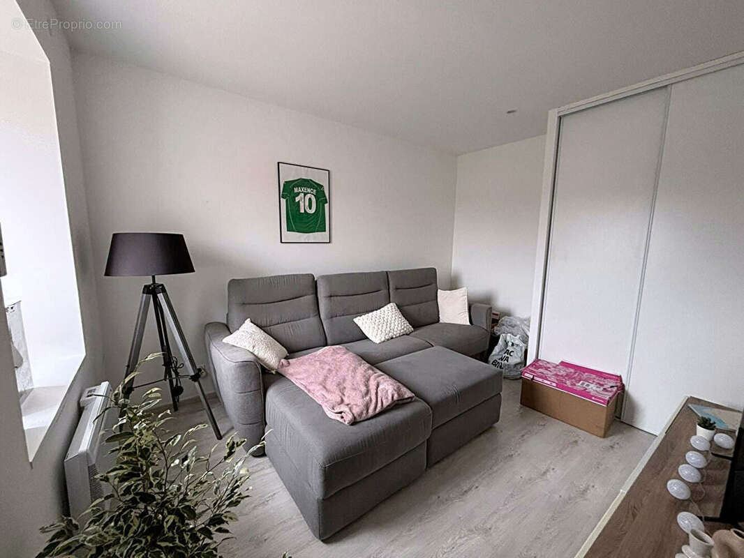 Appartement à RENAISON