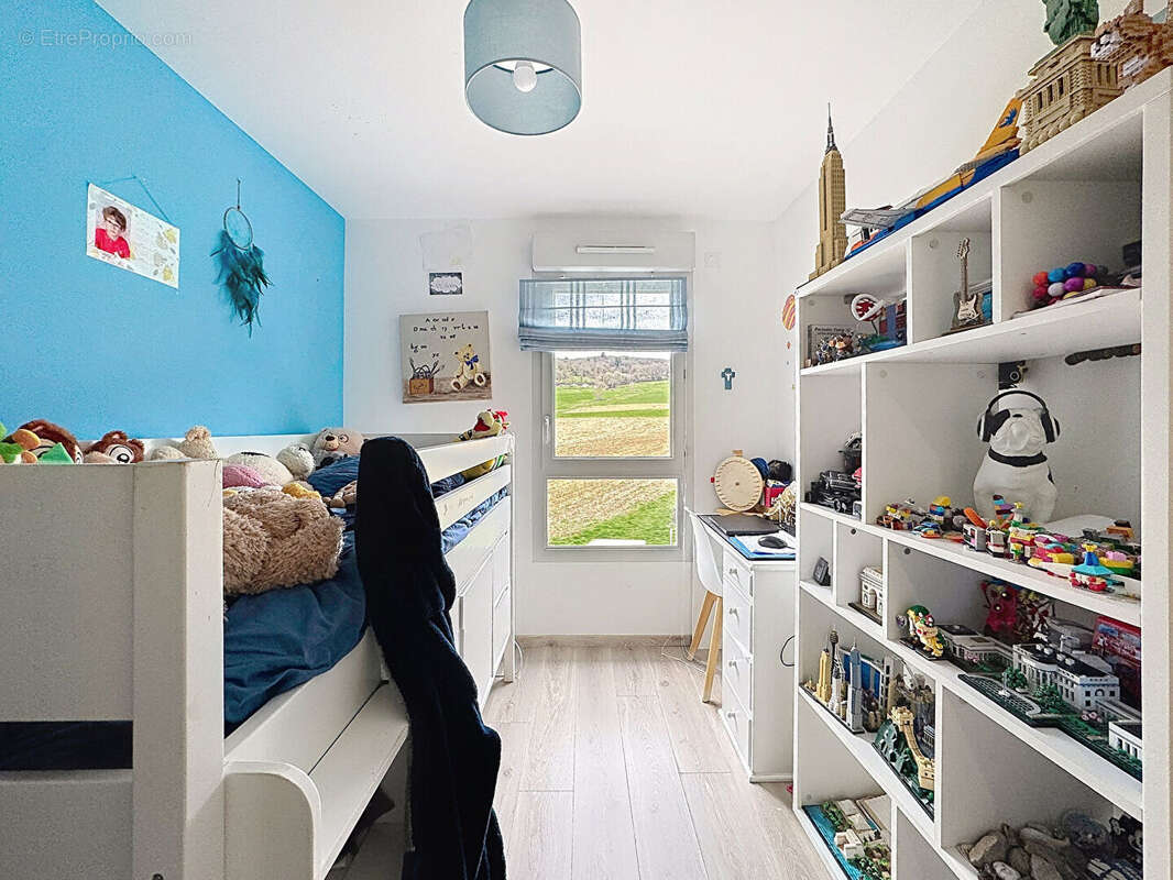 Appartement à POISY