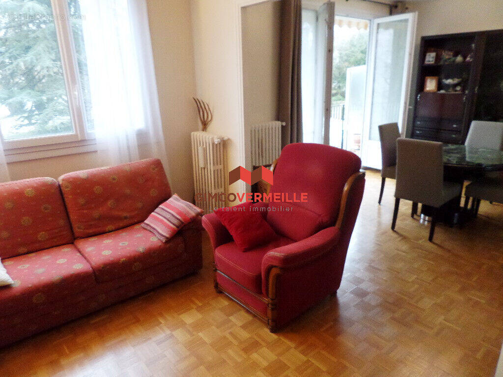 Appartement à LA CELLE-SAINT-CLOUD