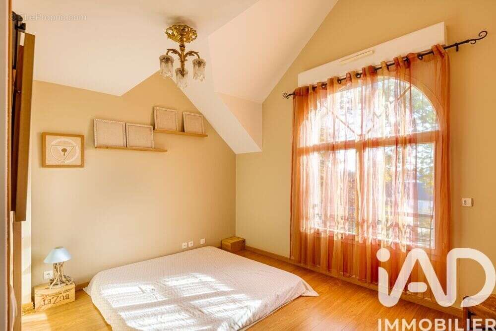 Photo 8 - Maison à CORMEILLES-EN-PARISIS