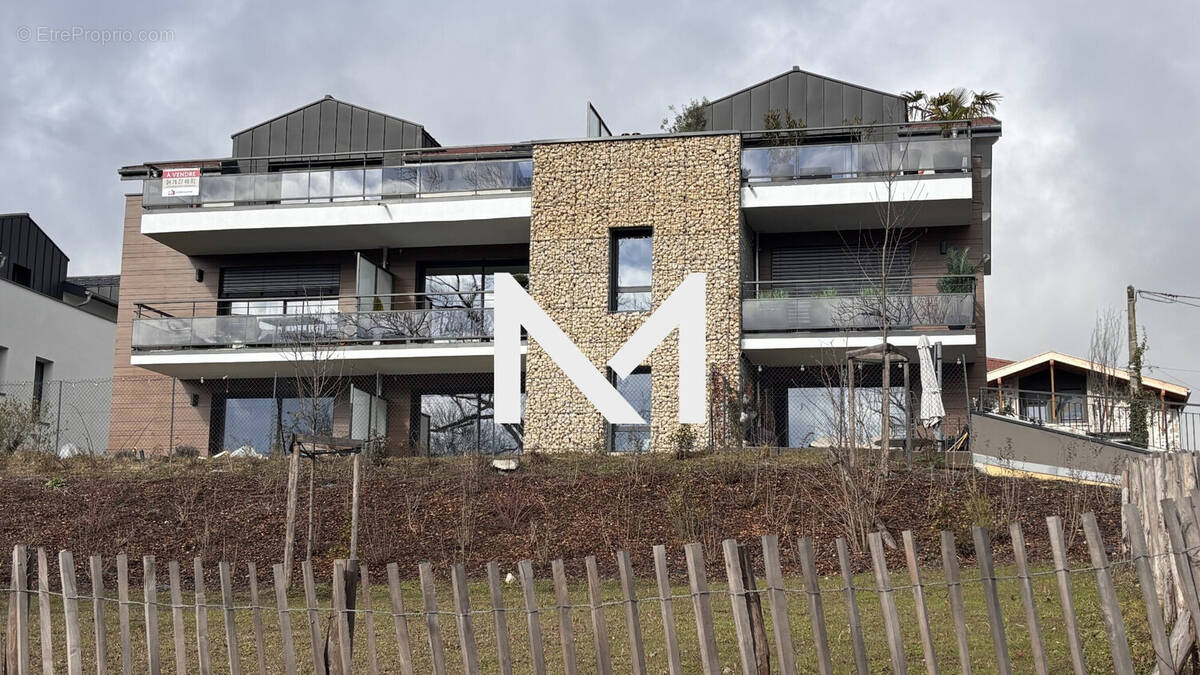 Appartement à MEYLAN