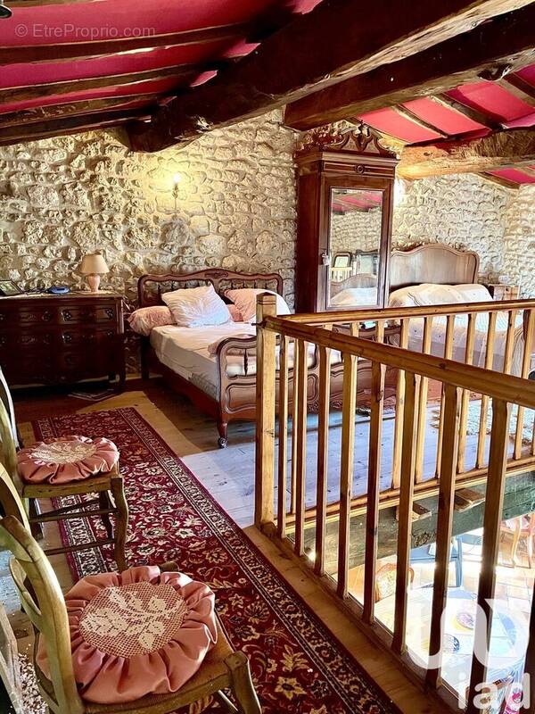 Photo 1 - Maison à SAINT-PORCHAIRE