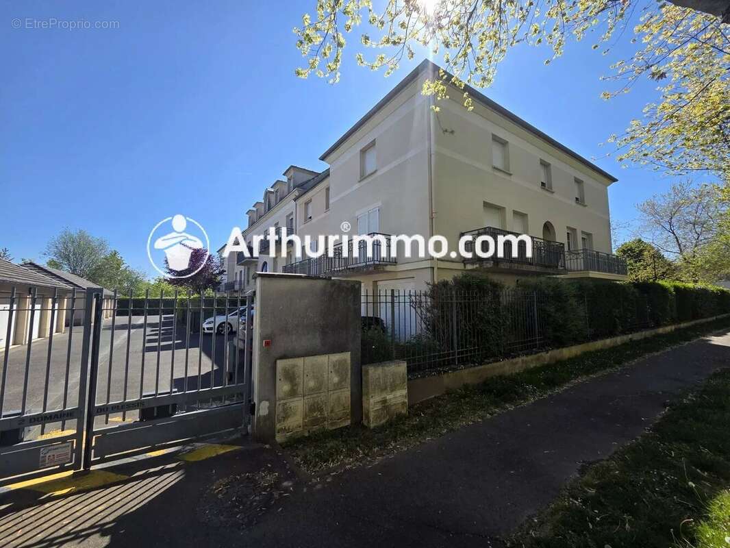 Appartement à SAVIGNY-LE-TEMPLE