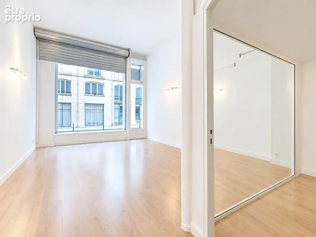 Commerce à PARIS-9E