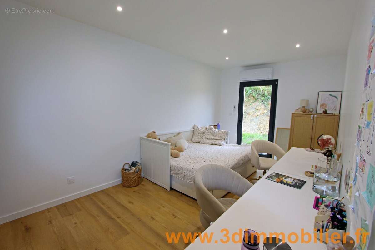 CH1 - Maison à LONS-LE-SAUNIER