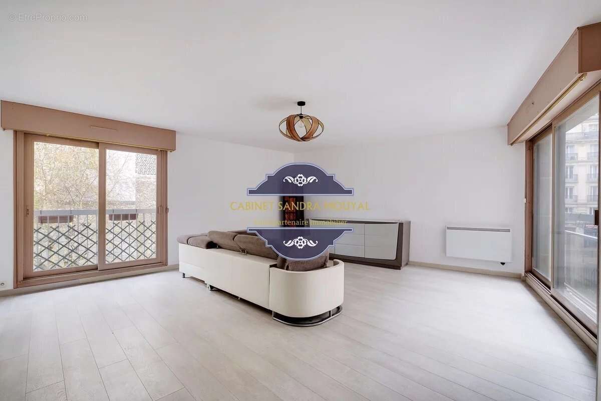 Appartement à PARIS-15E