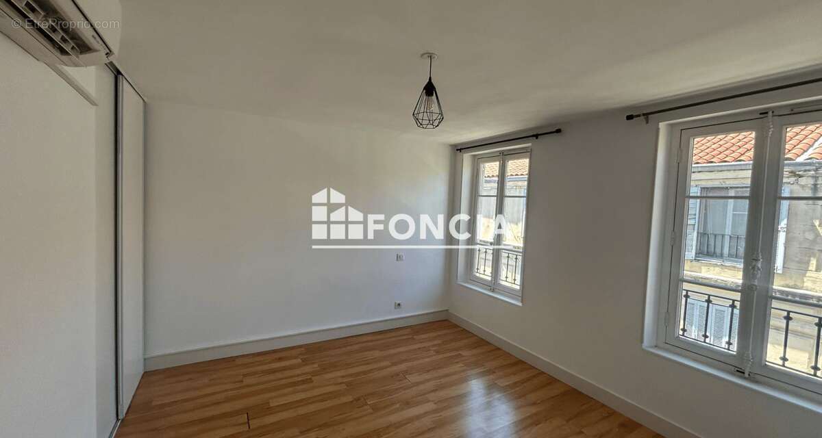 Appartement à MARSEILLE-2E