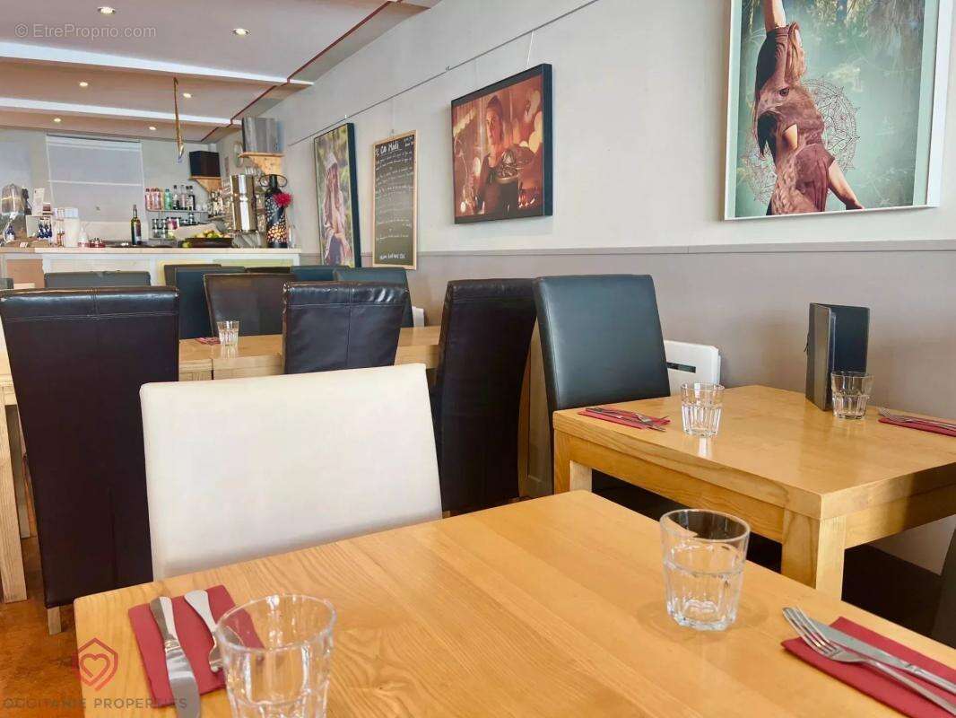 Commerce à LE MAS-D&#039;AZIL