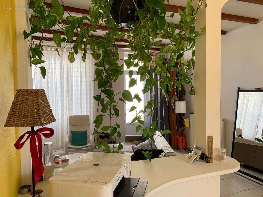 Maison centre de burie trois chambres plus bureau avec entrée privative - photo 3