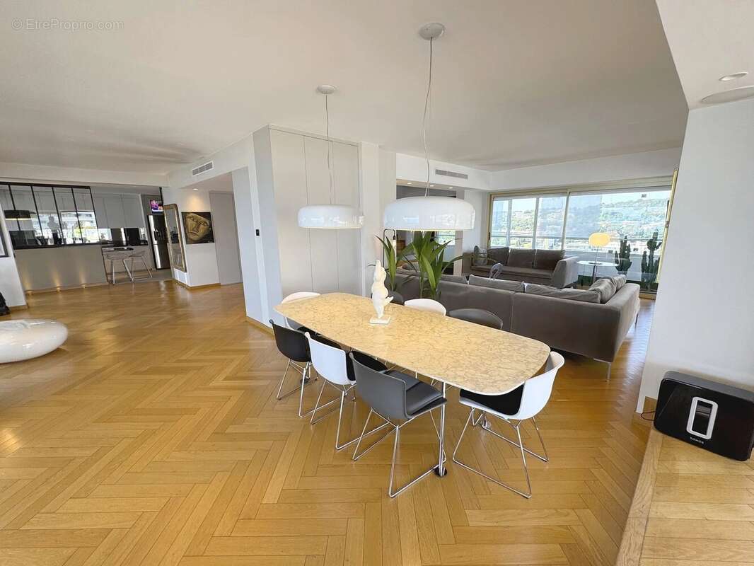 Appartement à VILLENEUVE-LOUBET