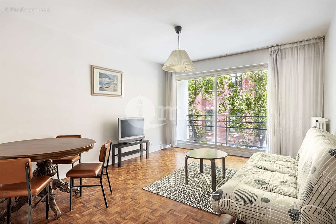 Appartement à LEVALLOIS-PERRET