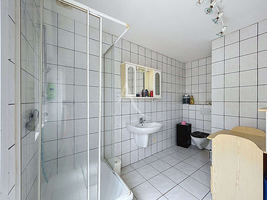 Maison - 3 chambres - 127 m² - MARIGNE PEUTON - photo 9