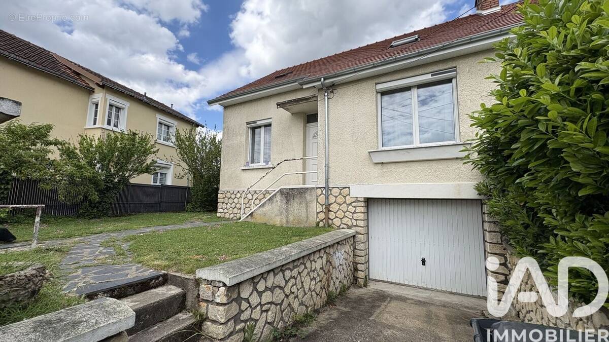 Photo 1 - Maison à CHATELLERAULT