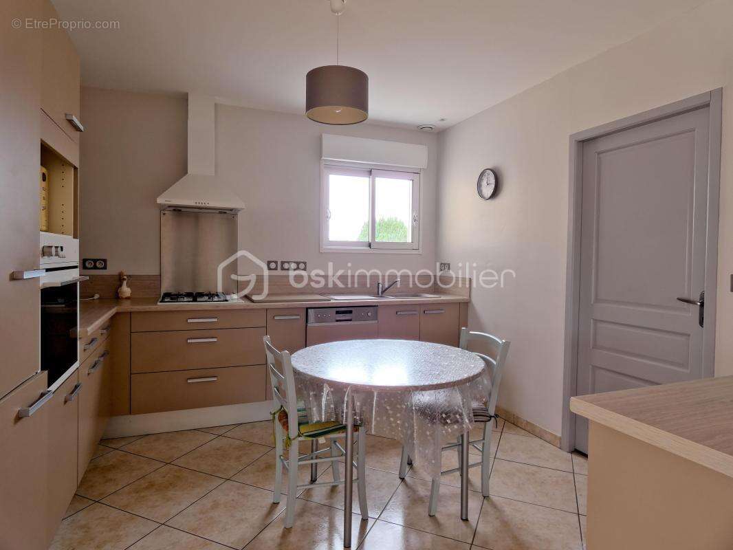 Maison à SAINT-JUST-LUZAC