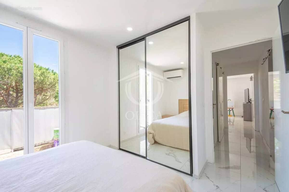 Appartement à VILLENEUVE-LOUBET