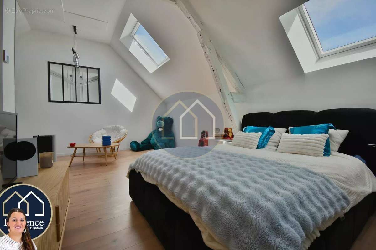 Maison à TREMBLAY-LES-VILLAGES