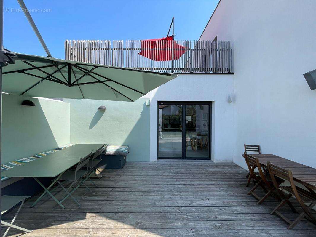 BAYONNE, Maison de ville contemporaine de 181m² - photo 17