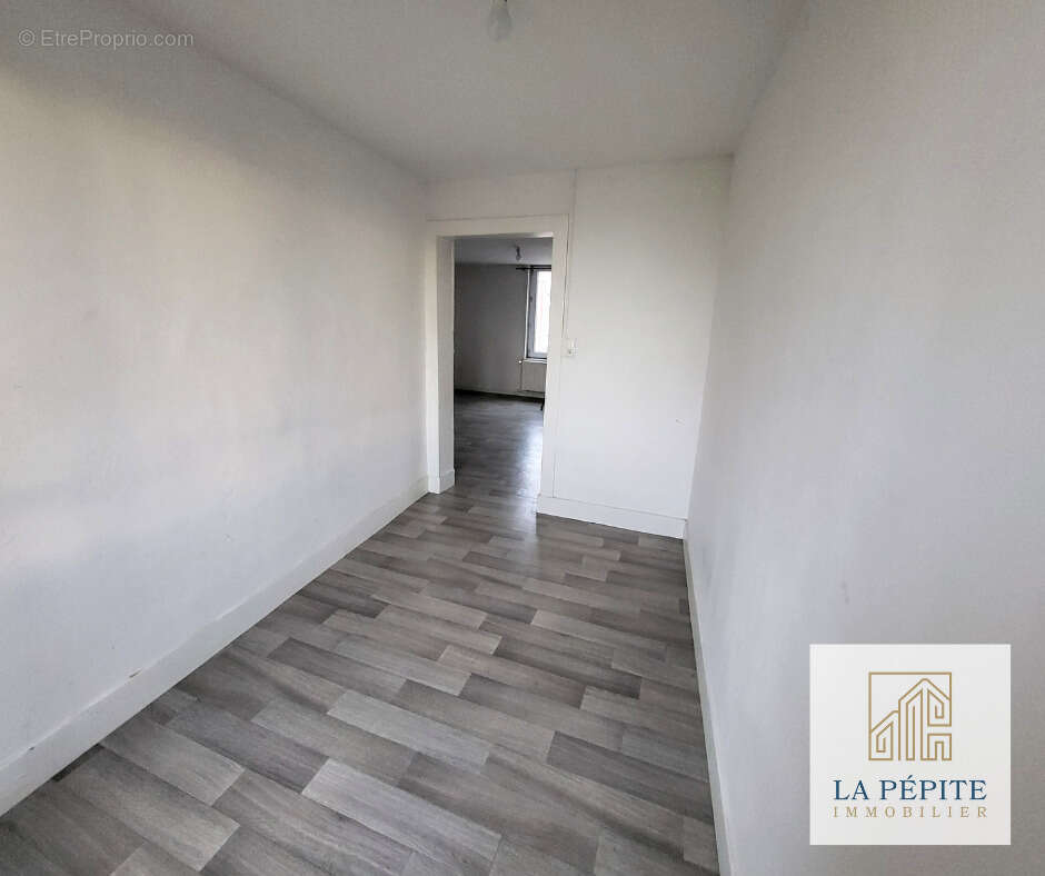 Maison à PONT-SUR-SAMBRE