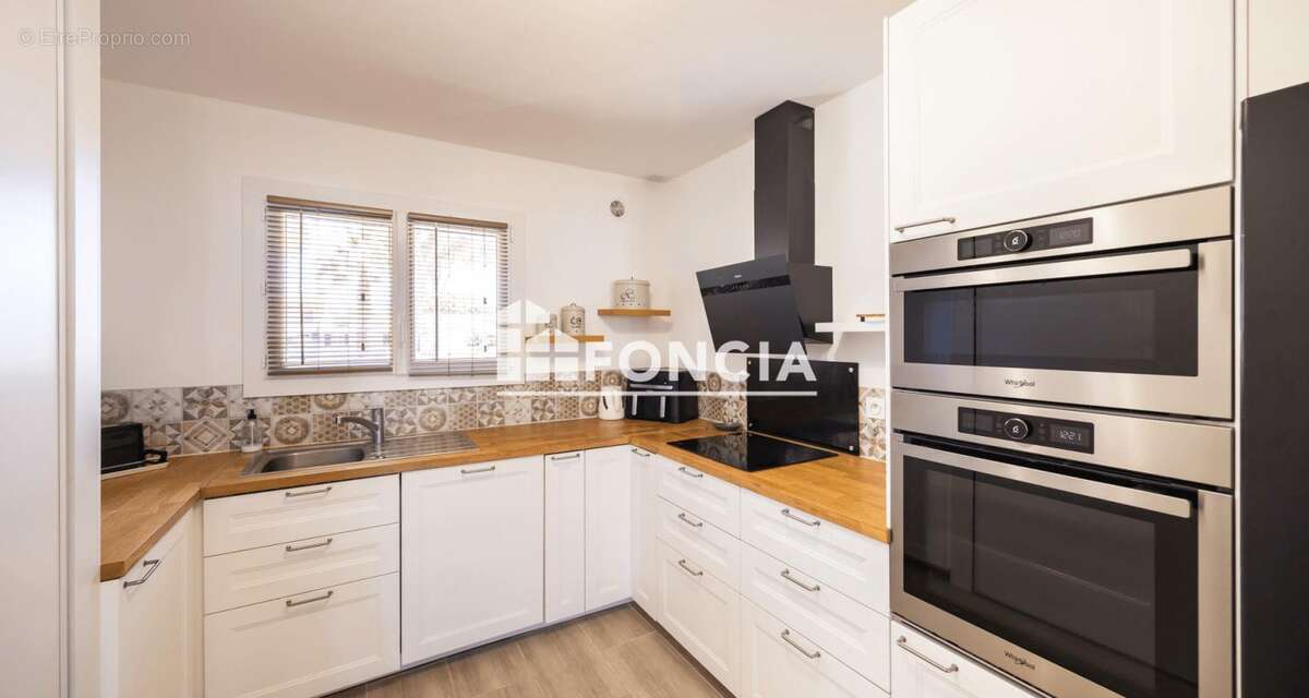 Rare sur la commune – maison rénovée entre mer et village ! - photo 3